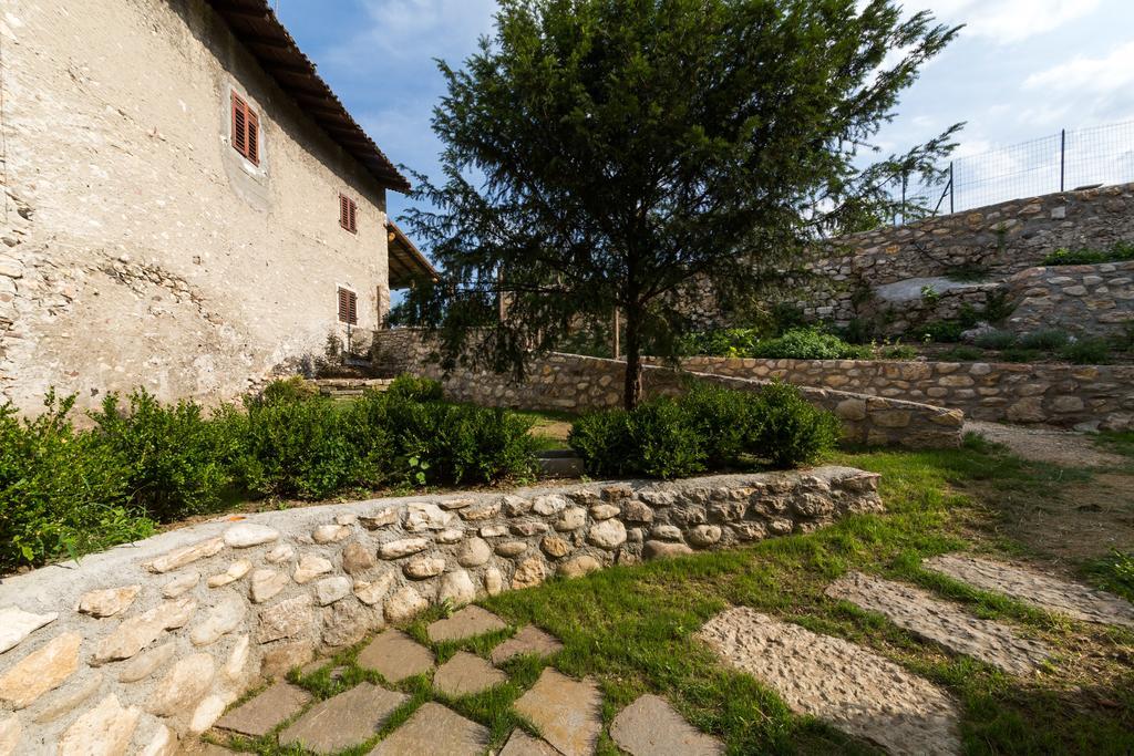 Colle Ameno Room And Breakfast Rovereto  Exterior foto